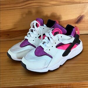 Nike Women’s Huaraches Sneakers - White/Hot Pink/Purple/Black 7.5